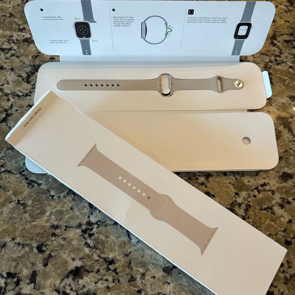 NWT Apple Watch 41mm M/L Starlight Sport Band